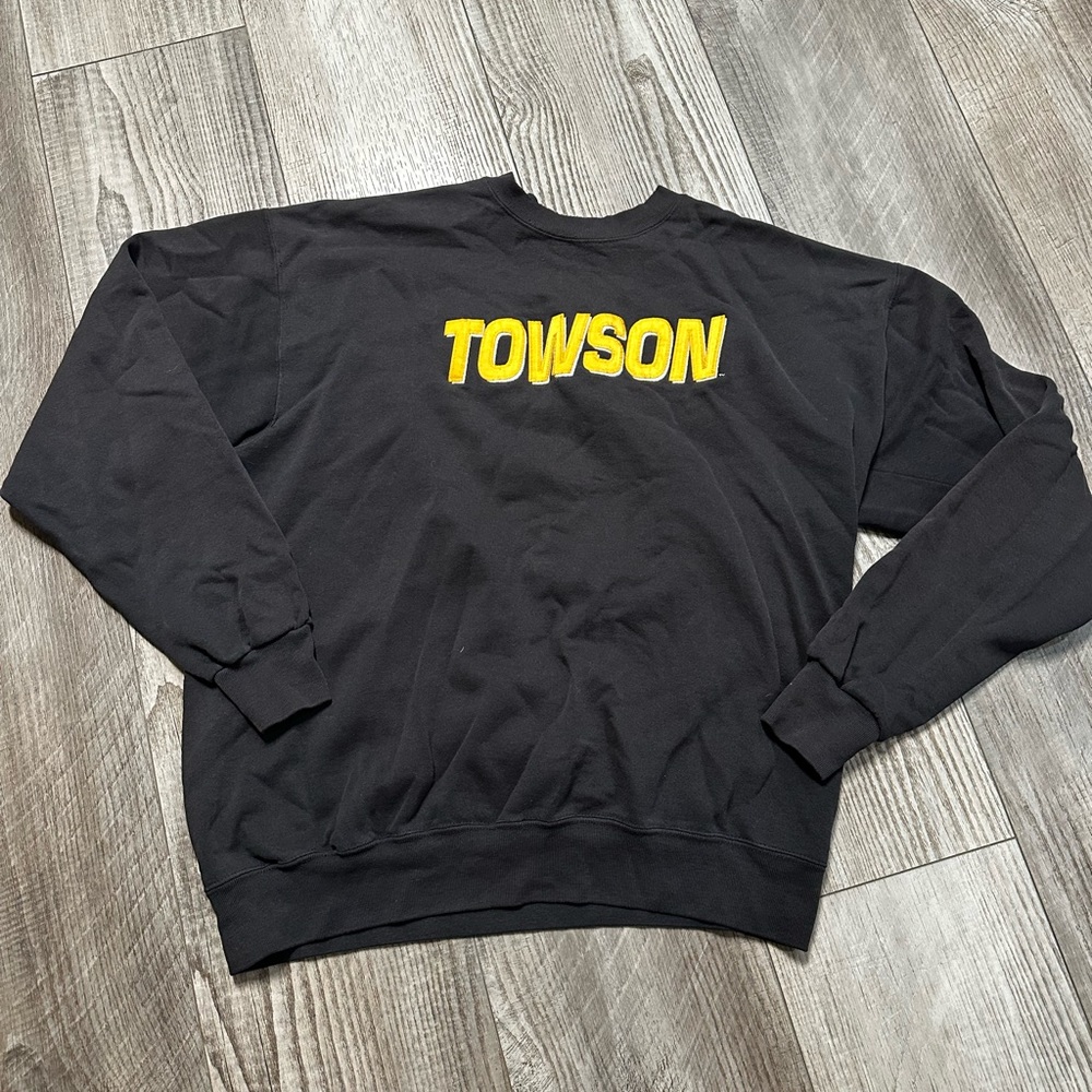 Vintage Towson University yellow embroidered black crewneck sweatshirt Maryland